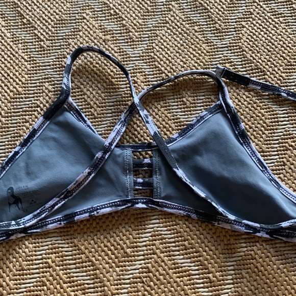 Jolyn bikini top - Picture 3 of 4